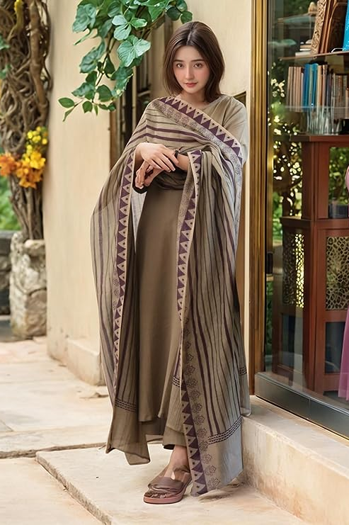 Straight Solid Kurta with Pant & Dupatta