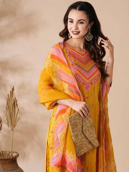Floral Mirror & Aari Kurta Set